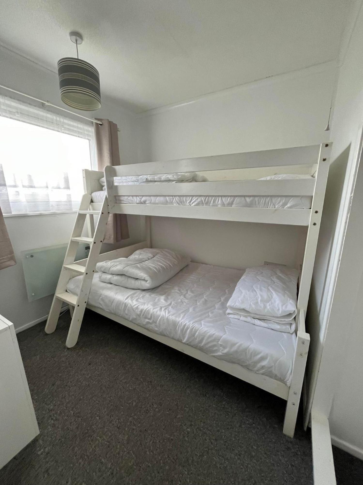 Signature, Scratby - Two Bed Chalet, Sleeps 7, Free Wi-Fi, Bed Linen And Towels Included, Pets Welcome And Onsite Entertainment Available Экстерьер фото