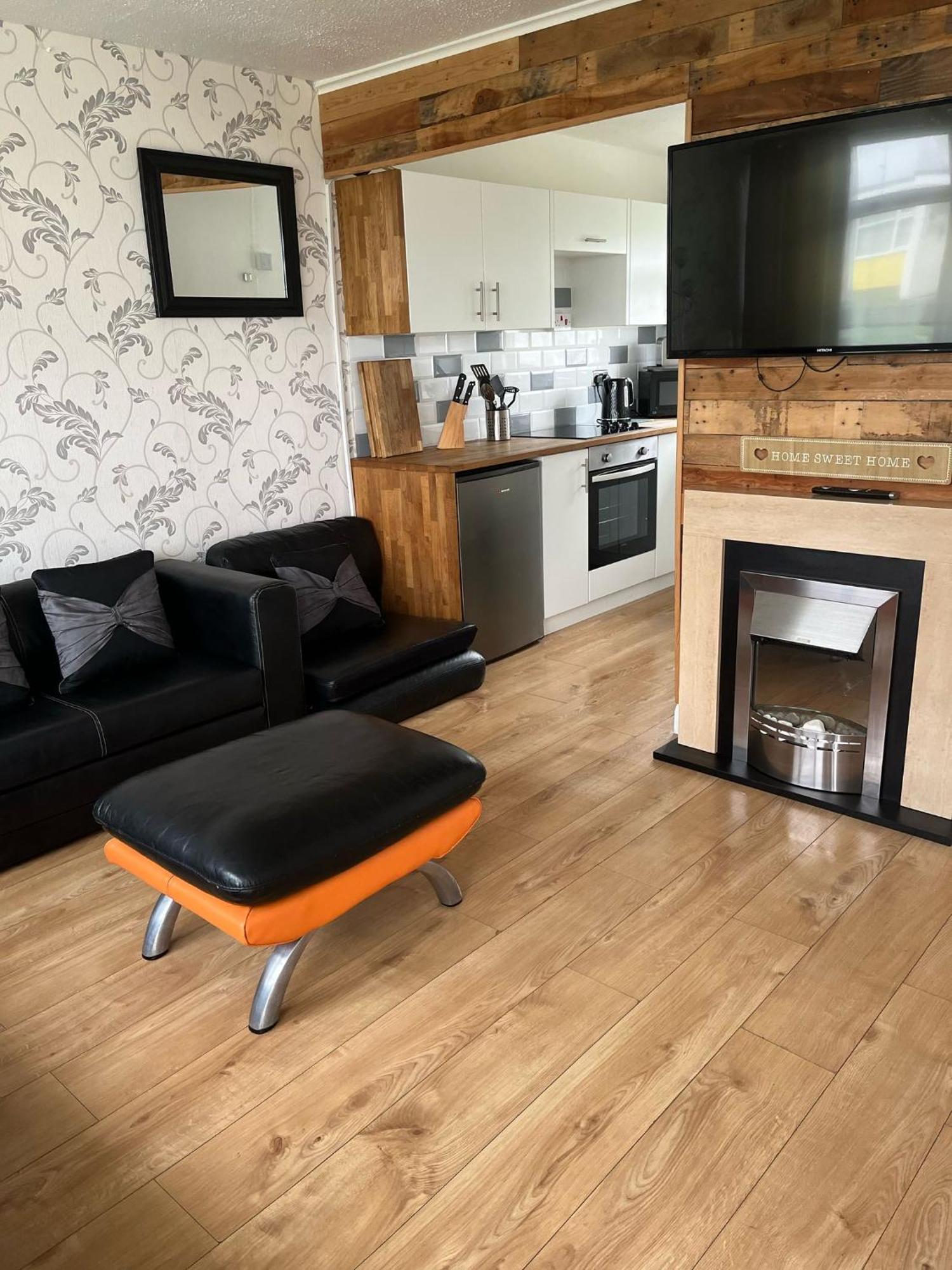 Signature, Scratby - Two Bed Chalet, Sleeps 7, Free Wi-Fi, Bed Linen And Towels Included, Pets Welcome And Onsite Entertainment Available Экстерьер фото